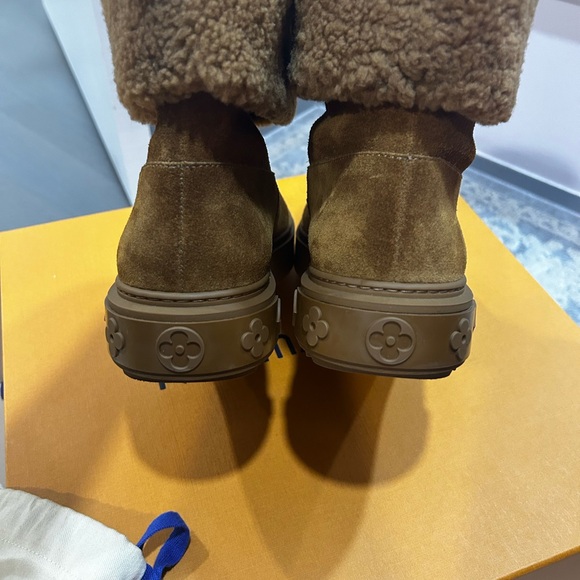 AUTHENTIC LV SnowDrop flat boots / SOLD OUT EVERYWHERE !!! - Picture 4 of 9